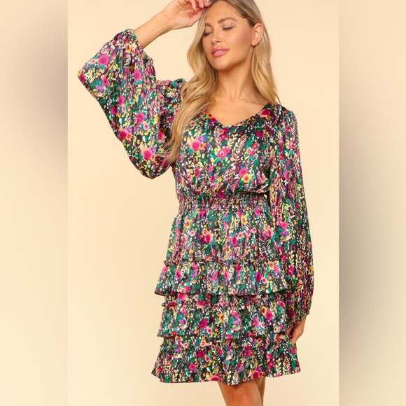 V-Neck Satin Floral Layered Dress - Picture 6 of 6
